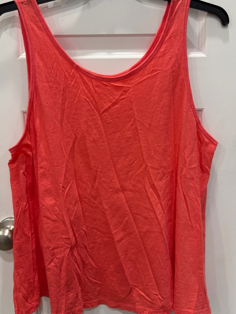 crown & ivy Coral-Red Scoop Neck Tank